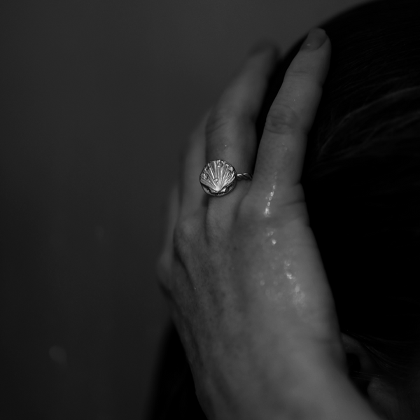 Low Tide Shell Ring Gold