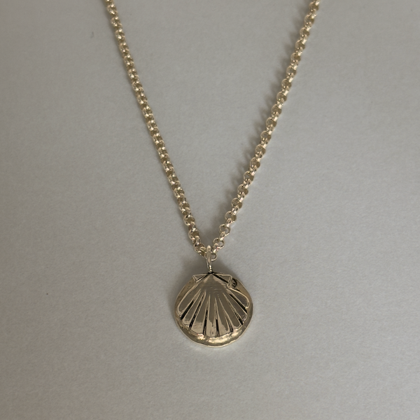 Low Tide Shell Necklace Gold
